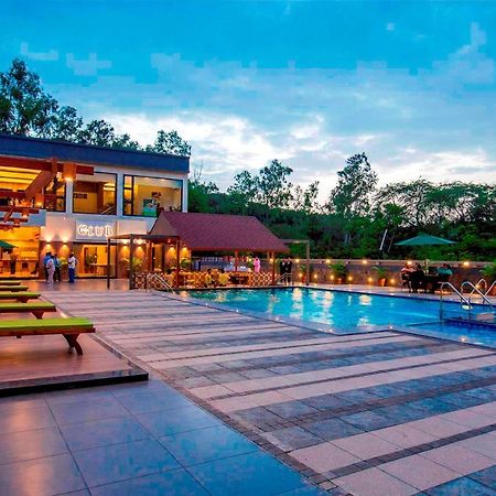 Vits Shalimar, Ankleshwar Hotel Kültér fotó