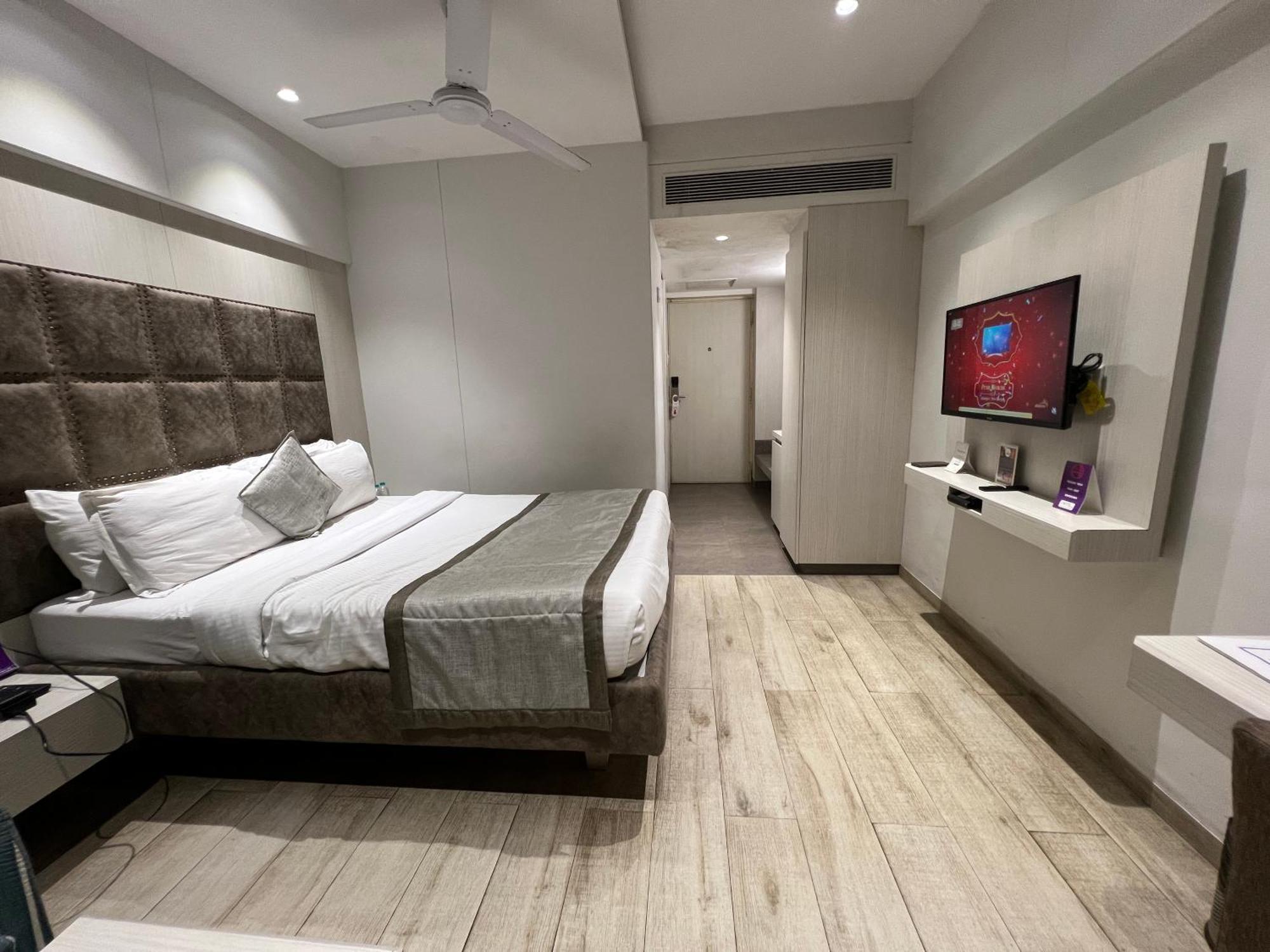 Vits Shalimar, Ankleshwar Hotel Kültér fotó