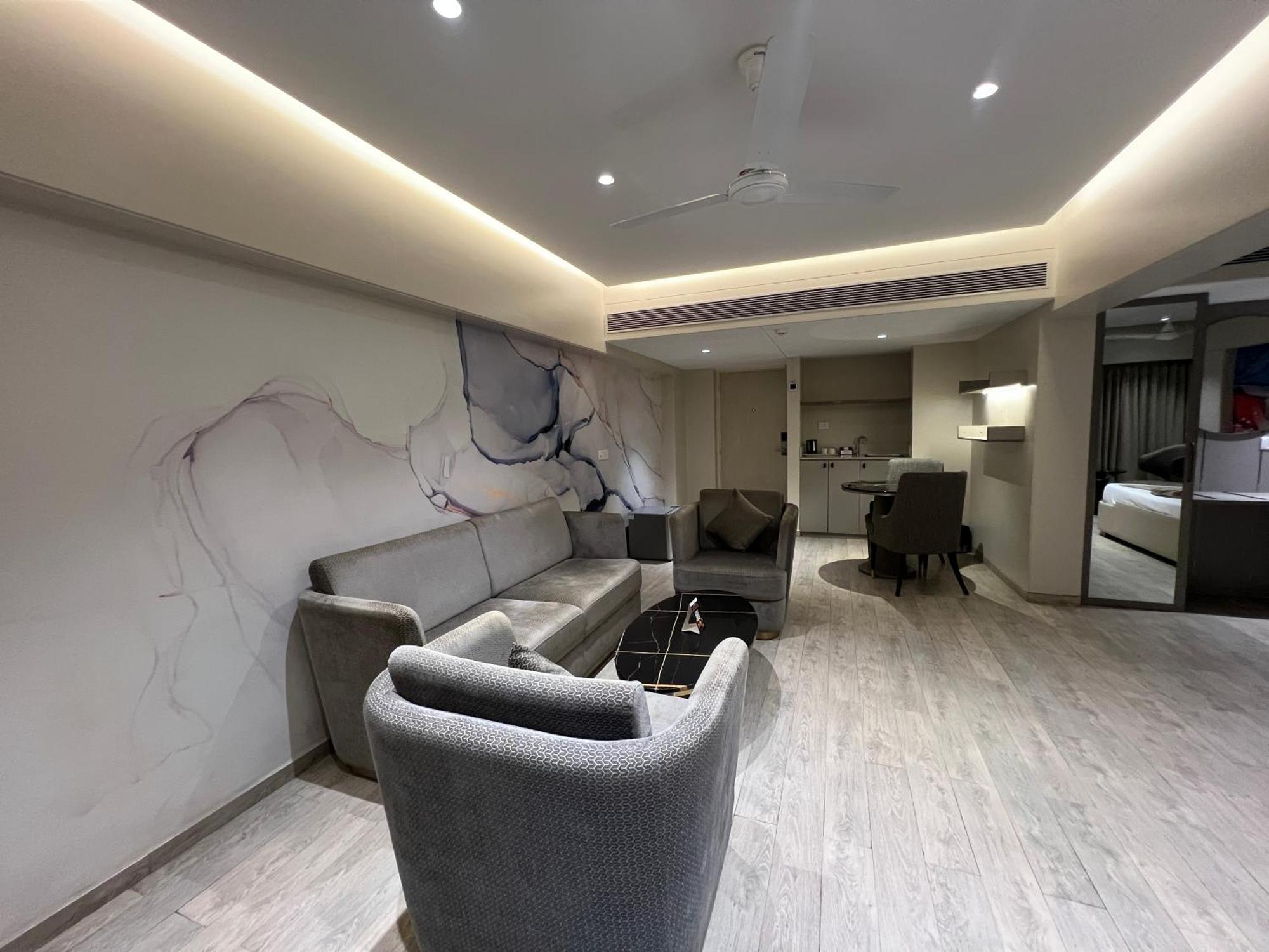 Vits Shalimar, Ankleshwar Hotel Kültér fotó
