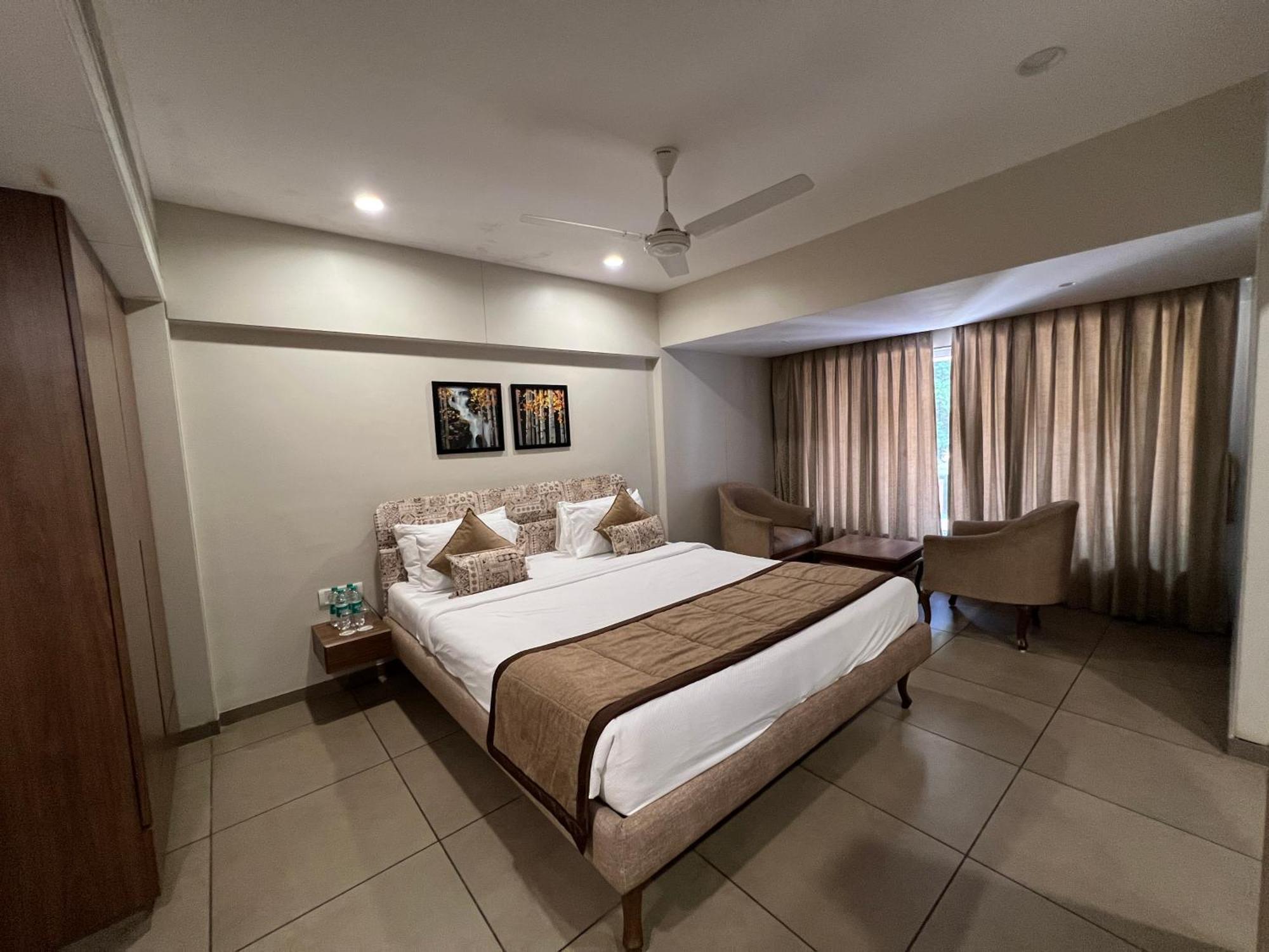 Vits Shalimar, Ankleshwar Hotel Kültér fotó