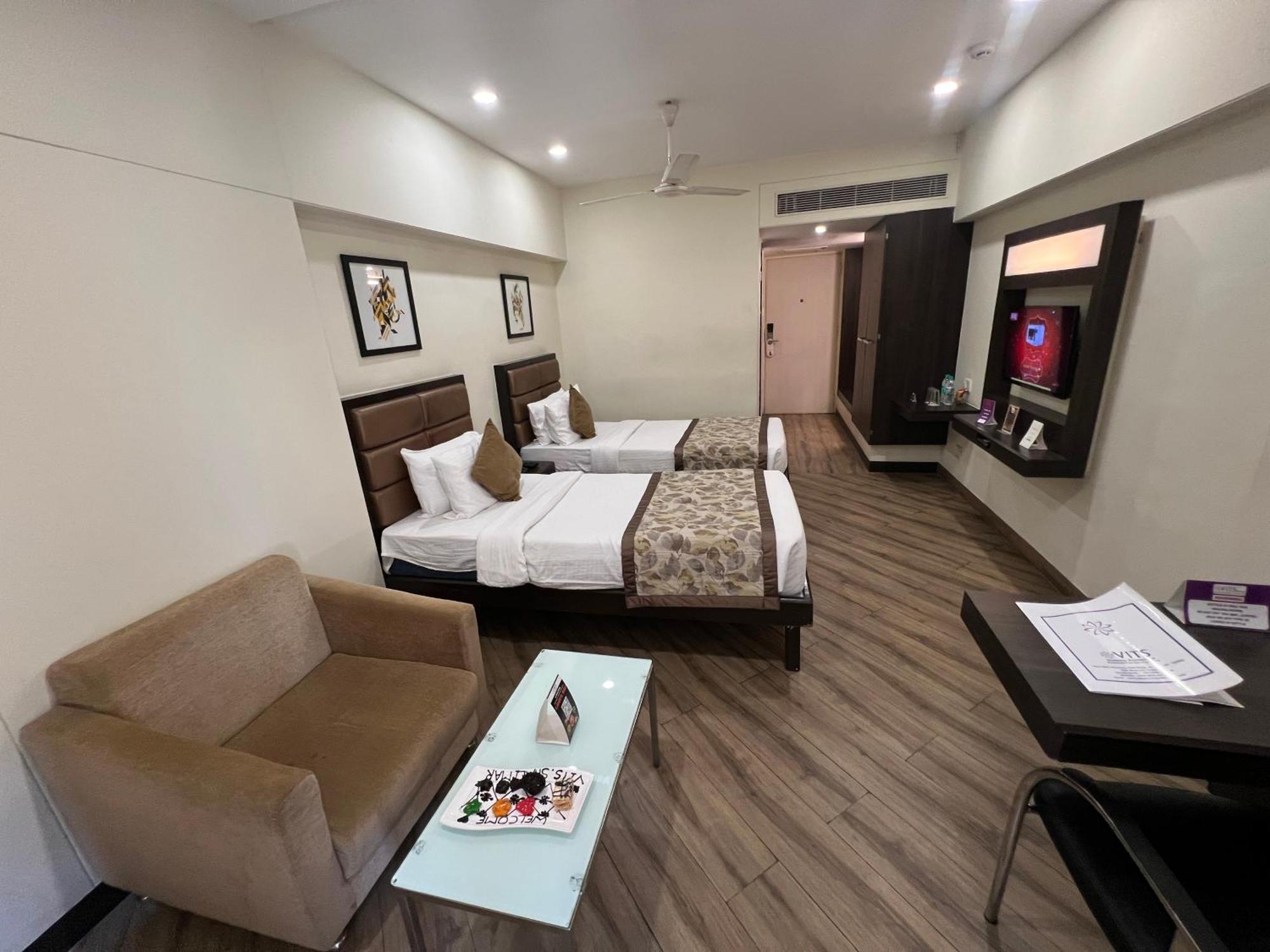 Vits Shalimar, Ankleshwar Hotel Kültér fotó