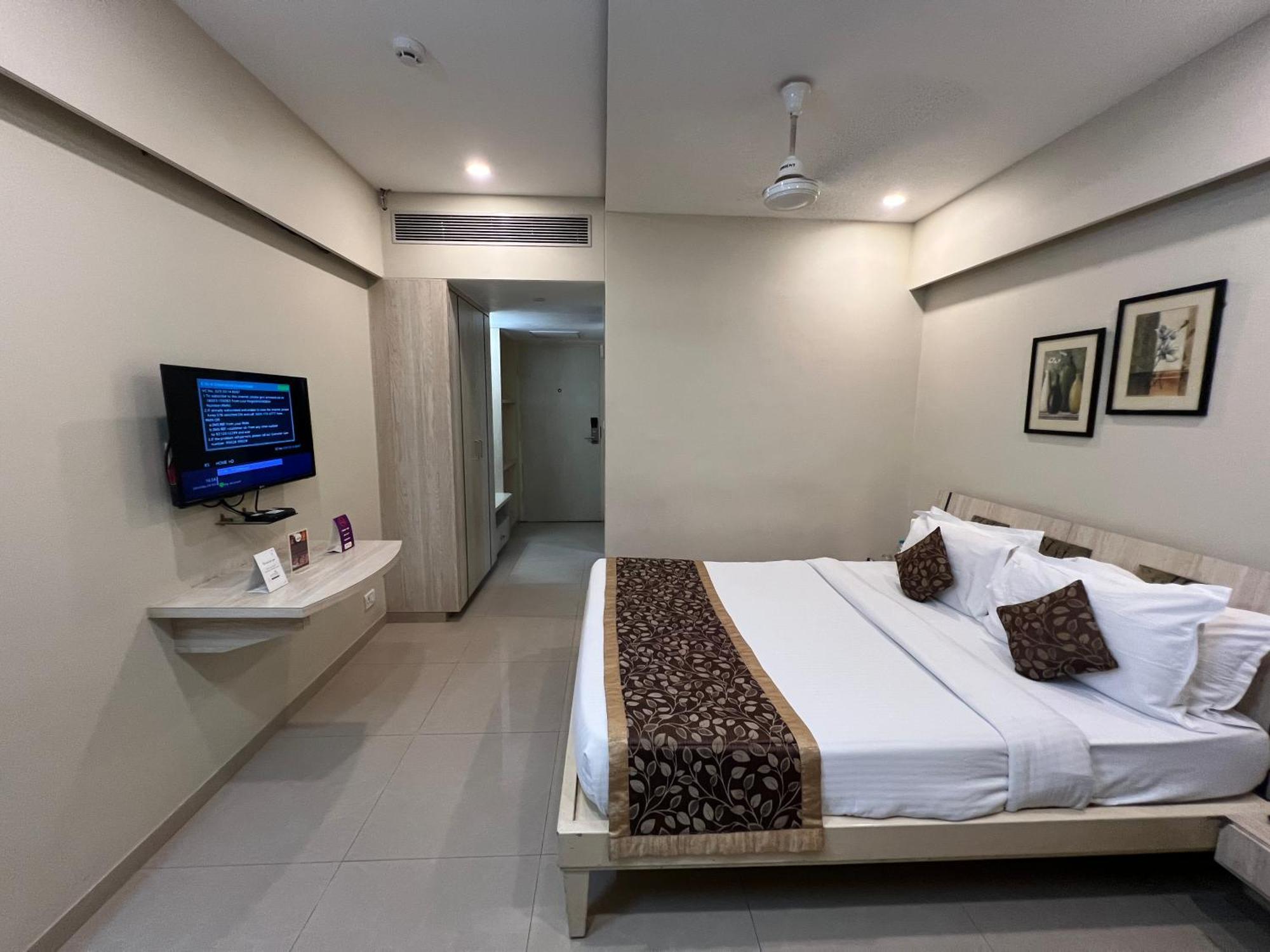 Vits Shalimar, Ankleshwar Hotel Kültér fotó