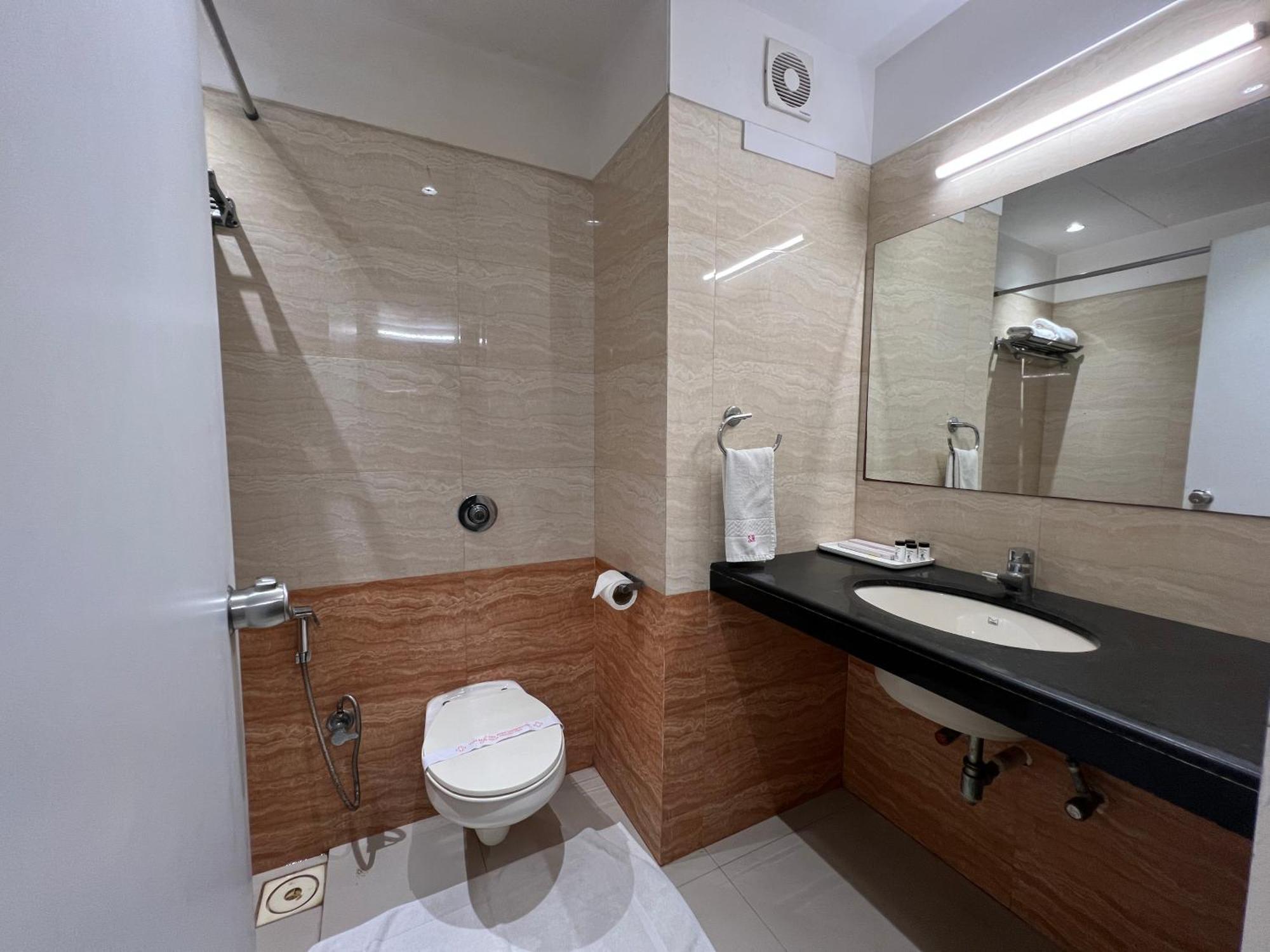 Vits Shalimar, Ankleshwar Hotel Kültér fotó