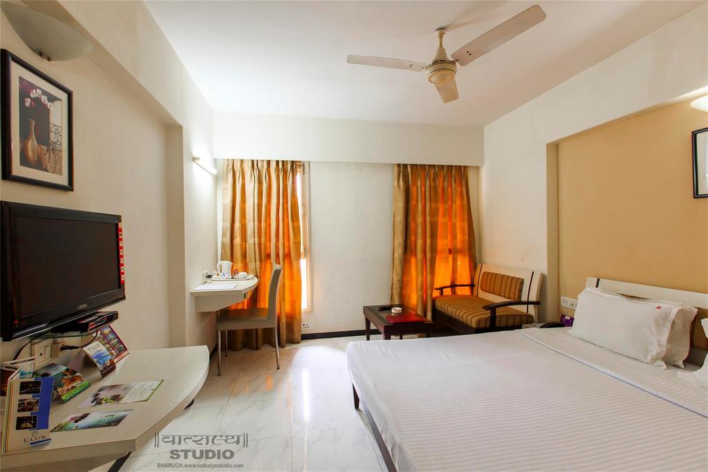 Vits Shalimar, Ankleshwar Hotel Kültér fotó