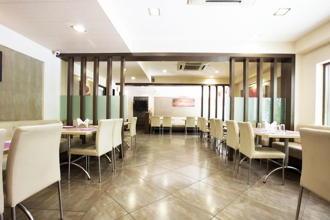Vits Shalimar, Ankleshwar Hotel Kültér fotó