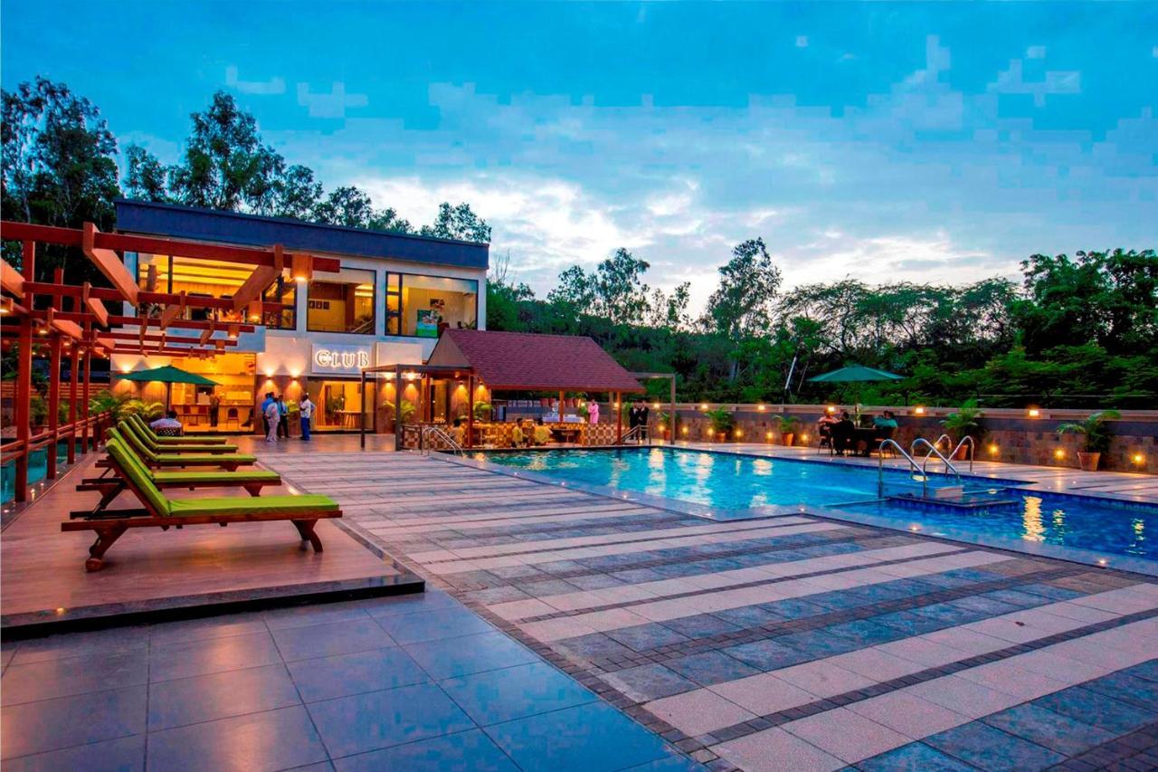 Vits Shalimar, Ankleshwar Hotel Kültér fotó