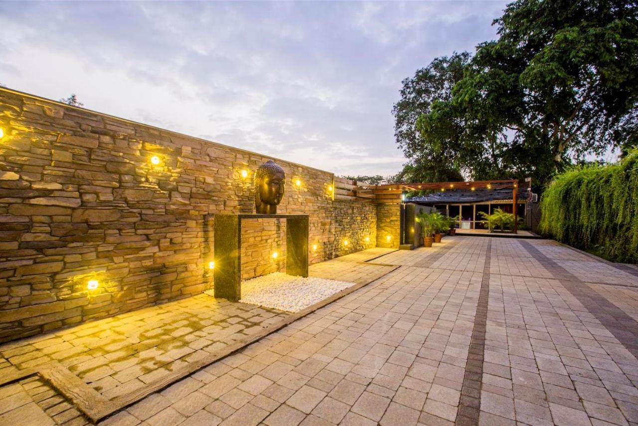 Vits Shalimar, Ankleshwar Hotel Kültér fotó