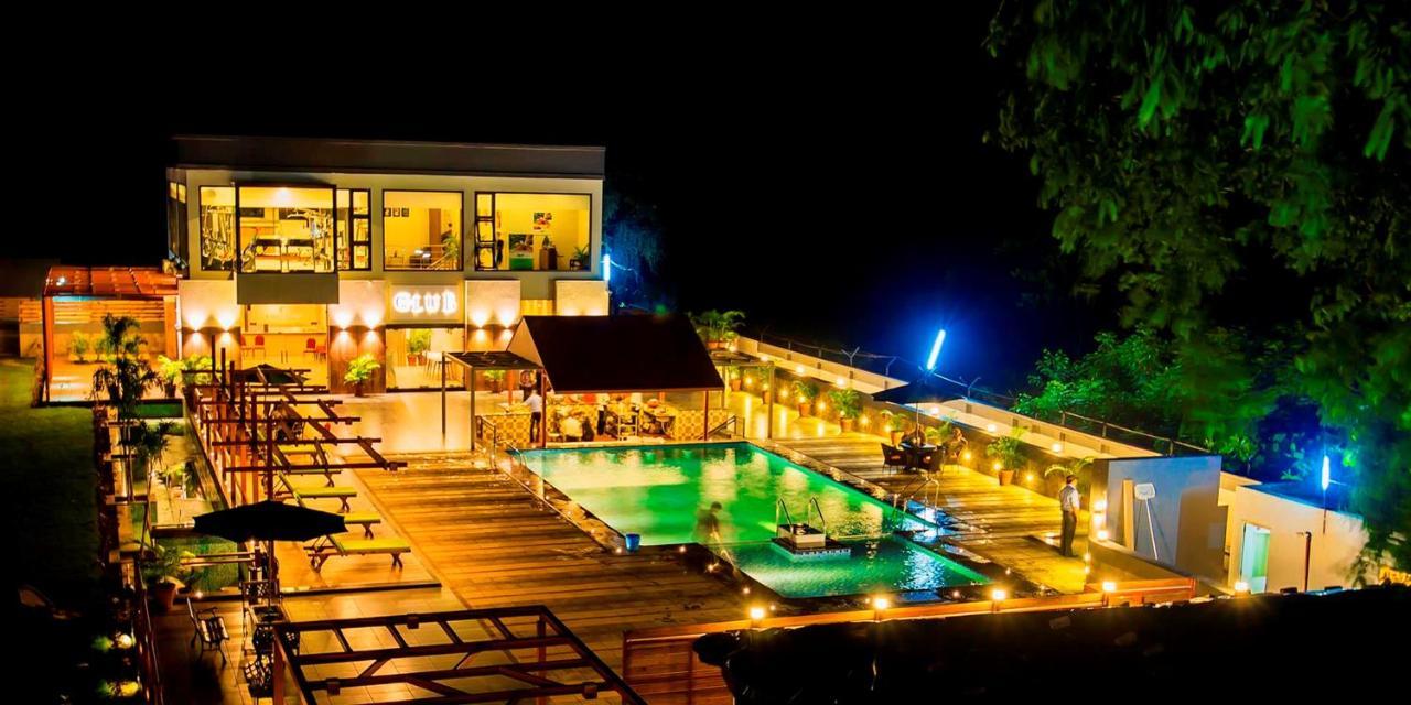 Vits Shalimar, Ankleshwar Hotel Kültér fotó