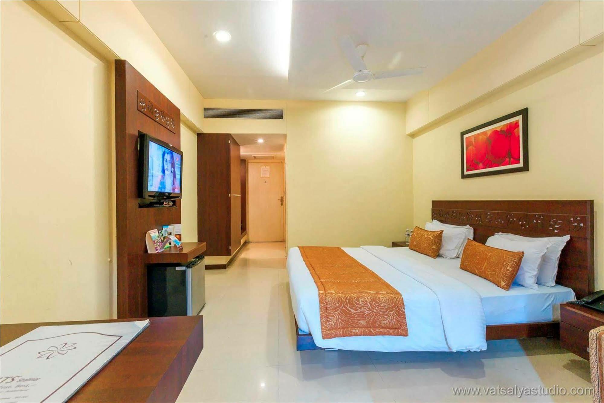 Vits Shalimar, Ankleshwar Hotel Kültér fotó