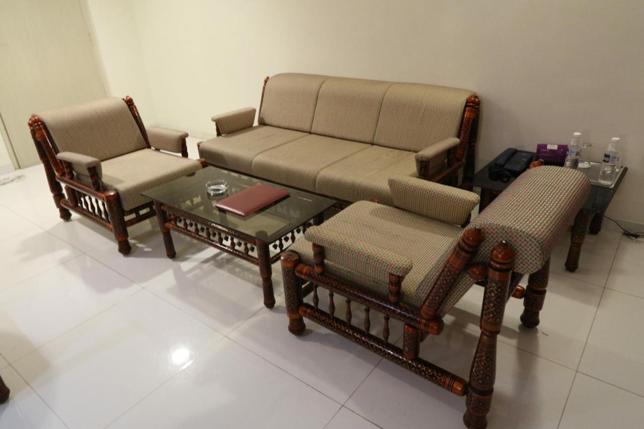 Vits Shalimar, Ankleshwar Hotel Kültér fotó